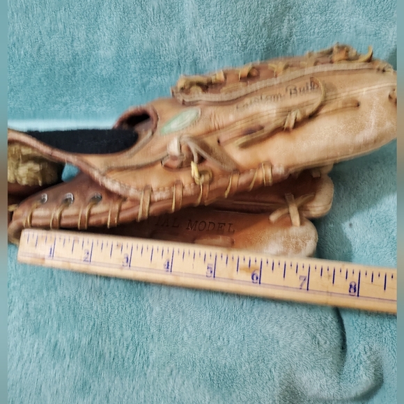 Dudley Baseball/Softball Glove Pro Model D-5001 Custom Built With 1 Baseball - Picture 8 of 8